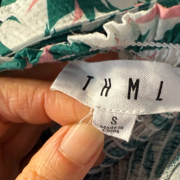 THML smocked puff sleeve tropical print dress - Picture 4 of 4